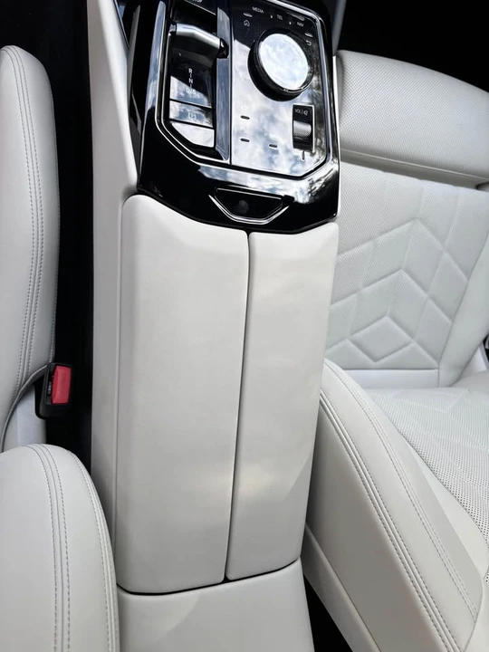 2024 BMW 5 Series - Image 10 of 12