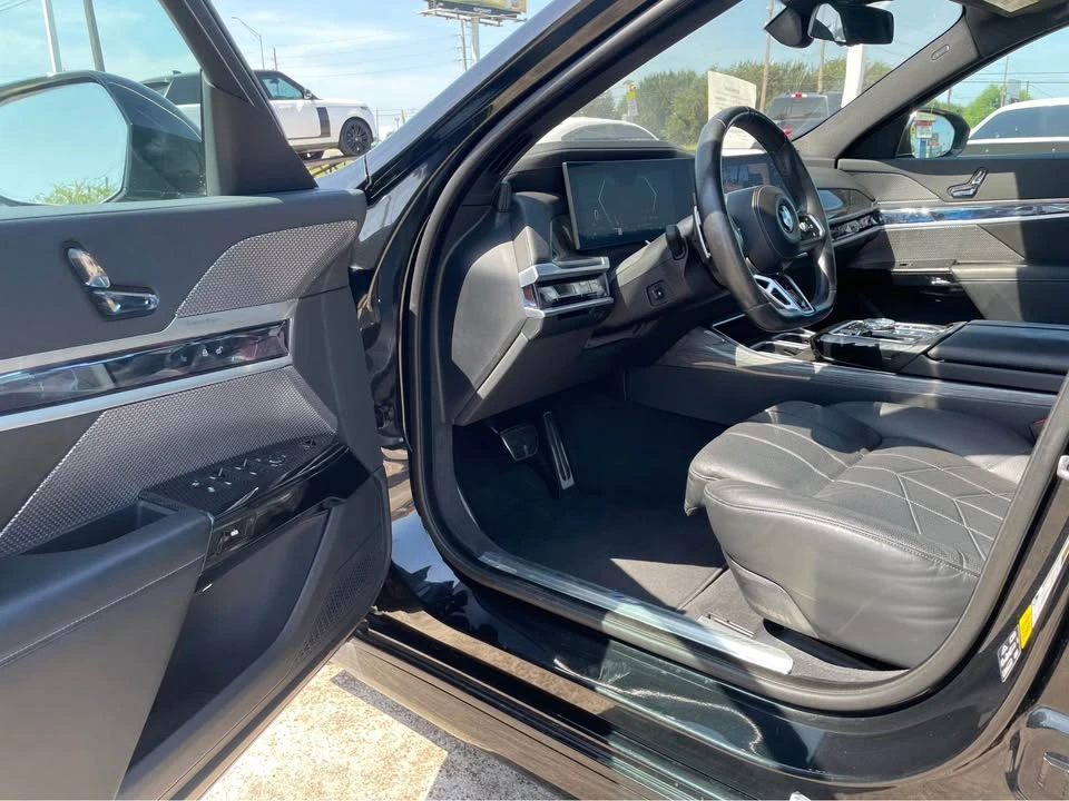 2024 BMW G70 7 Series - Image 3 of 19