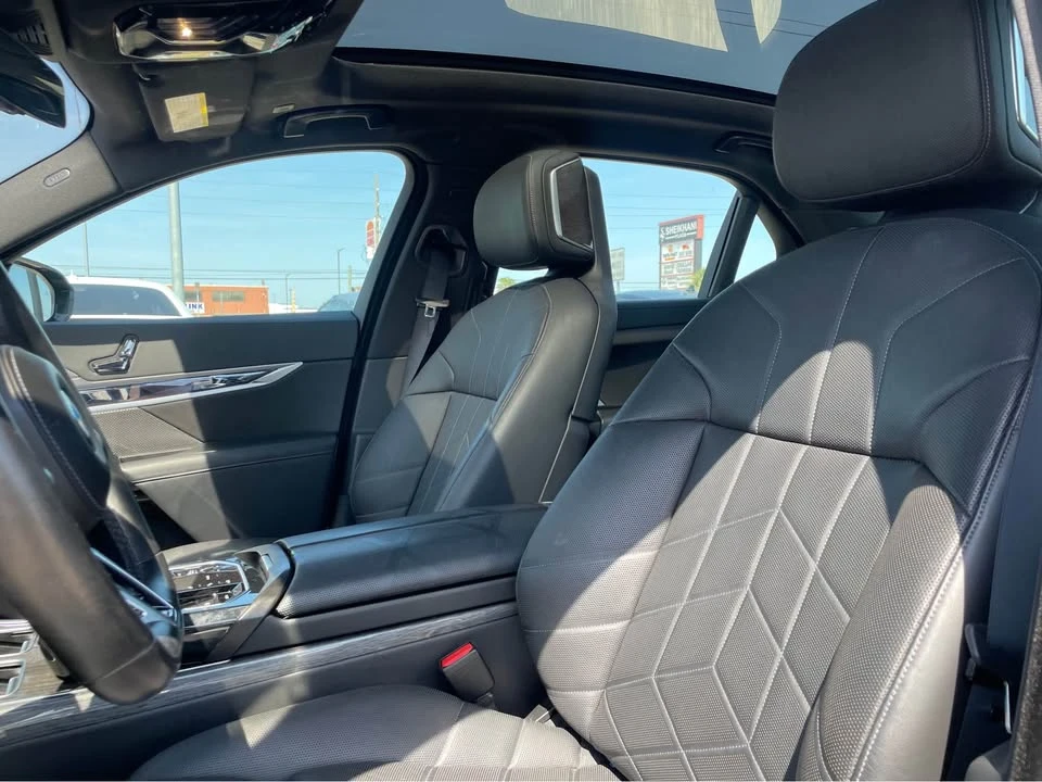 2024 BMW G70 7 Series - Image 4 of 19