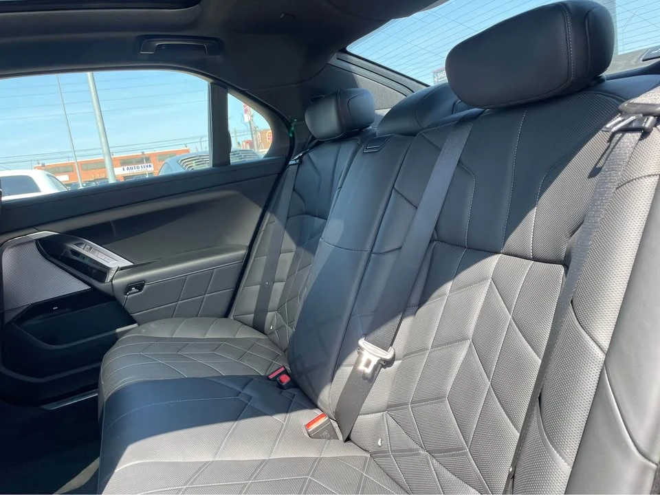 2024 BMW G70 7 Series - Image 8 of 19