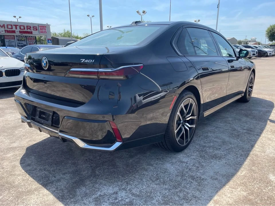 2024 BMW G70 7 Series - Image 12 of 19