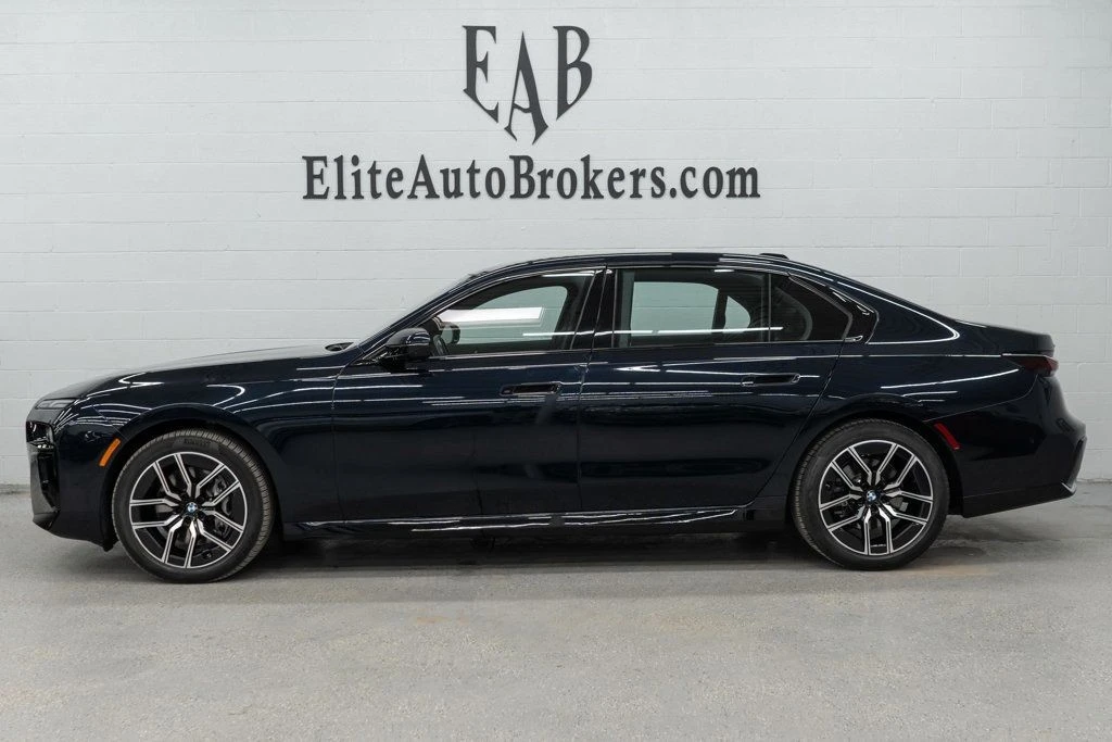 2024 BMW G70 7 Series - Image 2 of 12