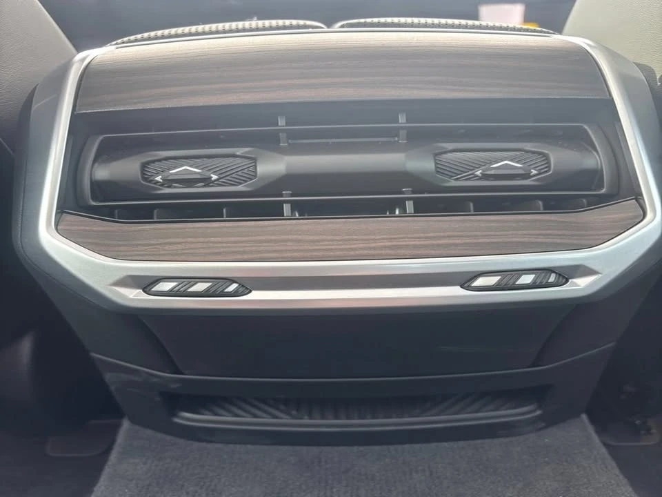 2024 BMW G70 7 Series - Image 15 of 19