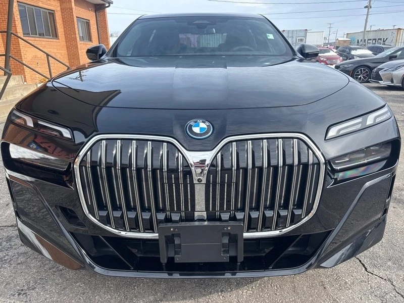 2024 BMW G70 7 Series - Image 2 of 19