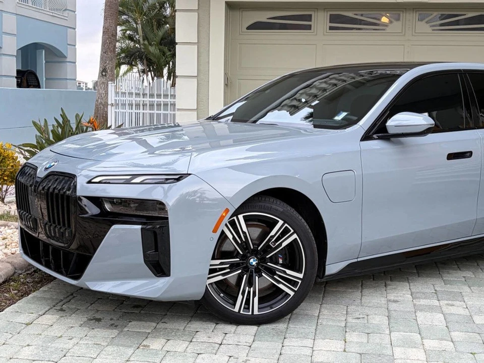 2024 BMW G70 7 Series - Image 2 of 21