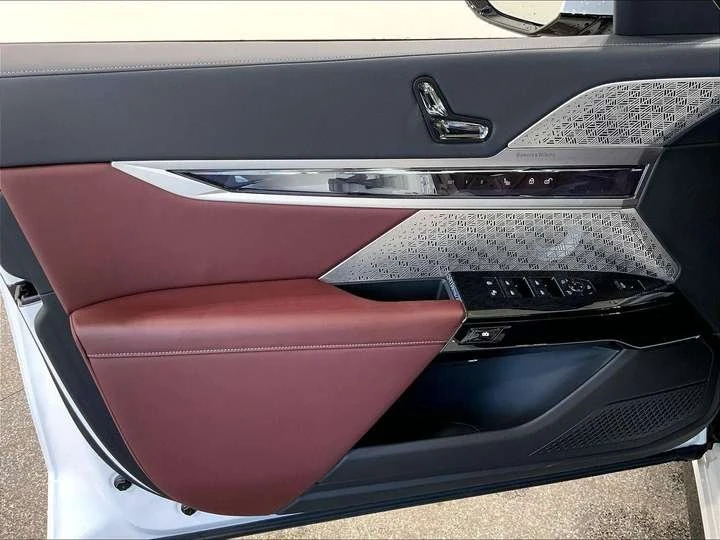 2024 BMW G70 7 Series - Image 20 of 20