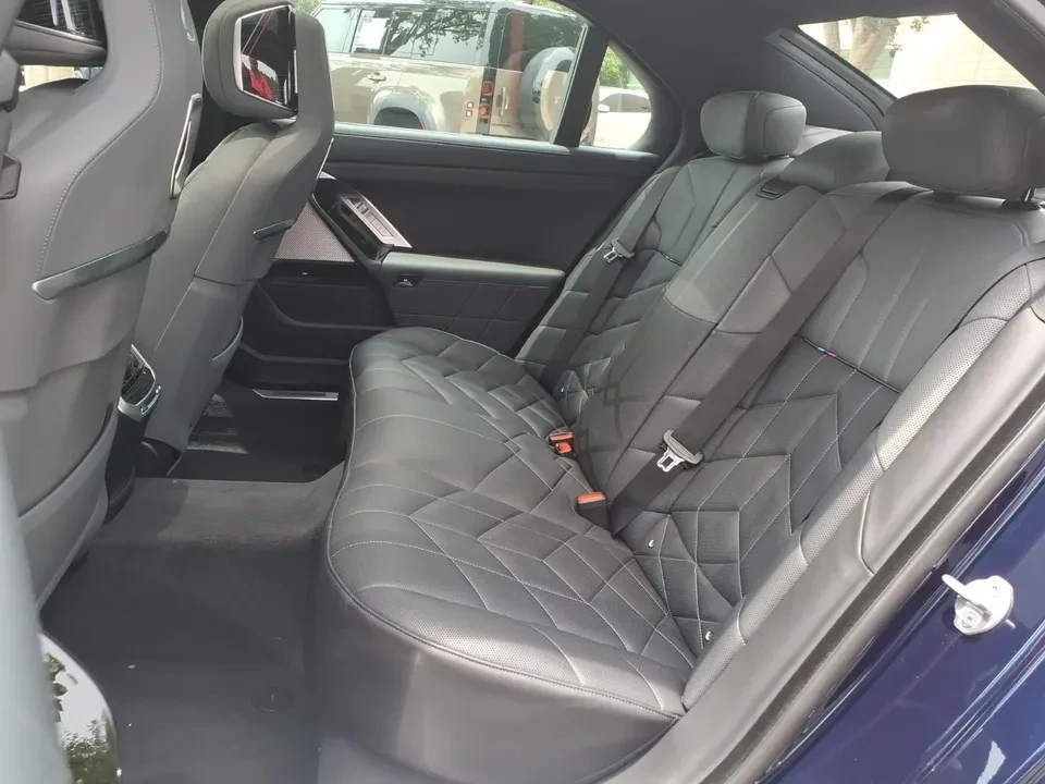 2024 BMW G70 7 Series - Image 4 of 12