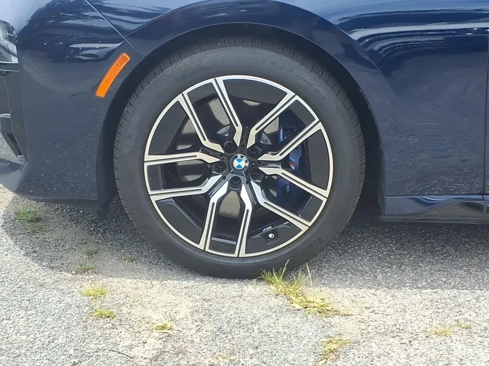 2024 BMW G70 7 Series - Image 7 of 12