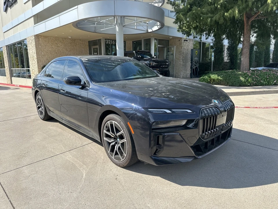 2024 BMW G70 7 Series - Image 3 of 9