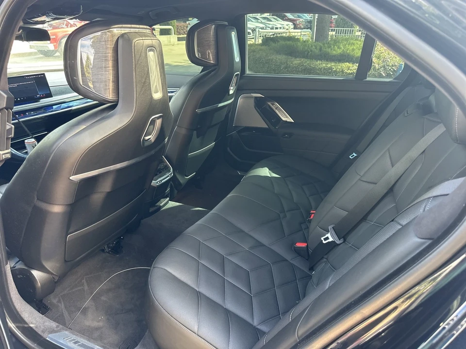 2024 BMW G70 7 Series - Image 7 of 9