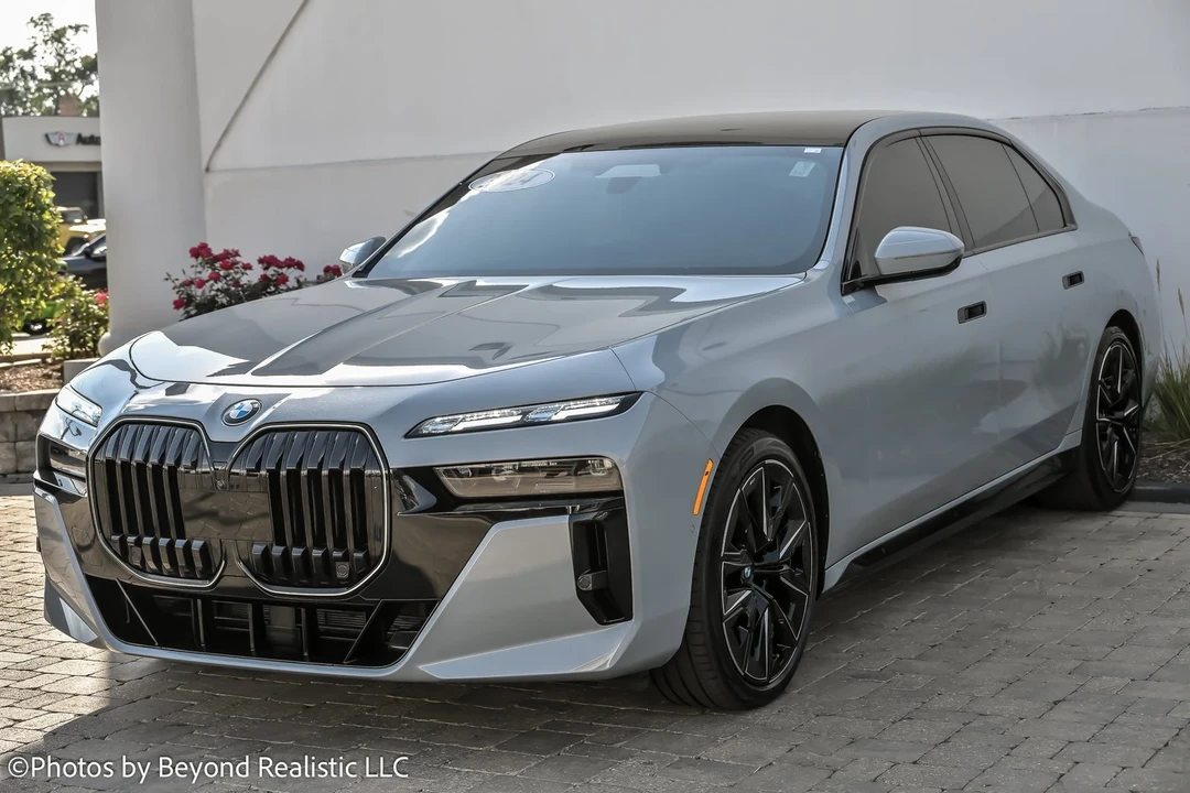 2024 BMW G70 7 Series - Image 4 of 21