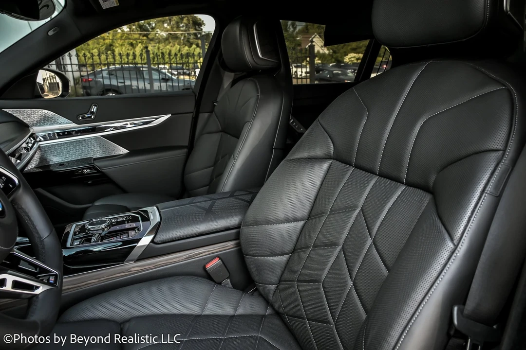 2024 BMW G70 7 Series - Image 2 of 21