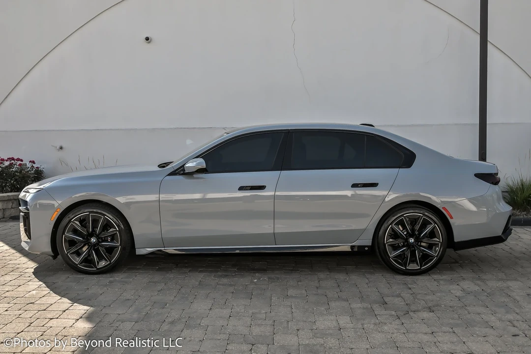 2024 BMW G70 7 Series - Image 5 of 21
