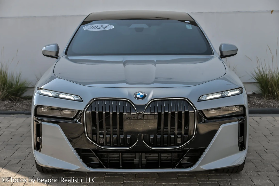 2024 BMW G70 7 Series - Image 3 of 21