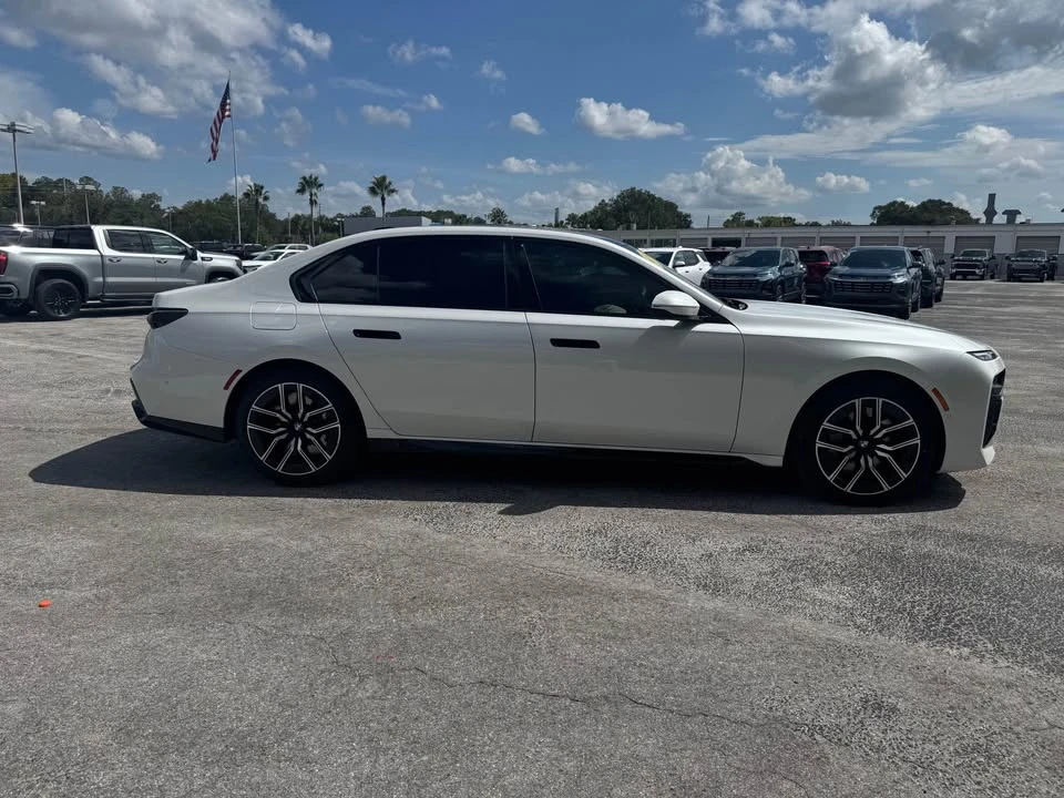 2024 BMW G70 7 Series - Image 3 of 14