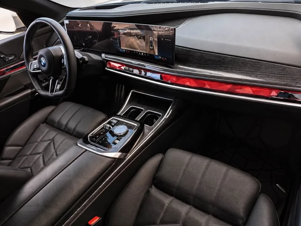 2024 BMW G70 7 Series - Image 10 of 10
