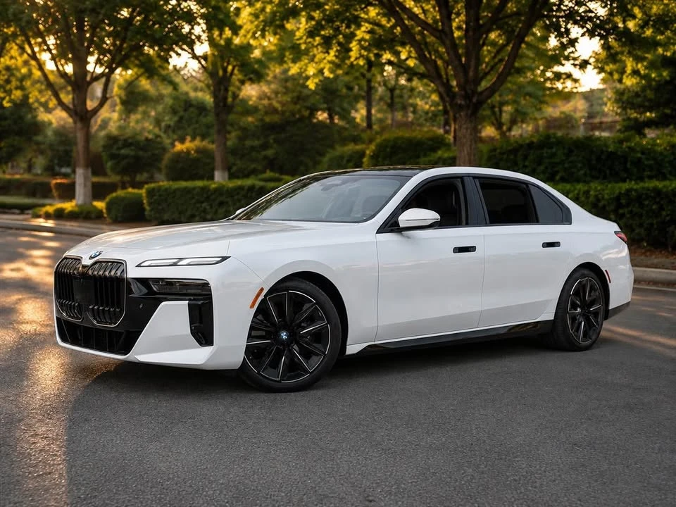 2024 BMW G70 7 Series - Image 3 of 10