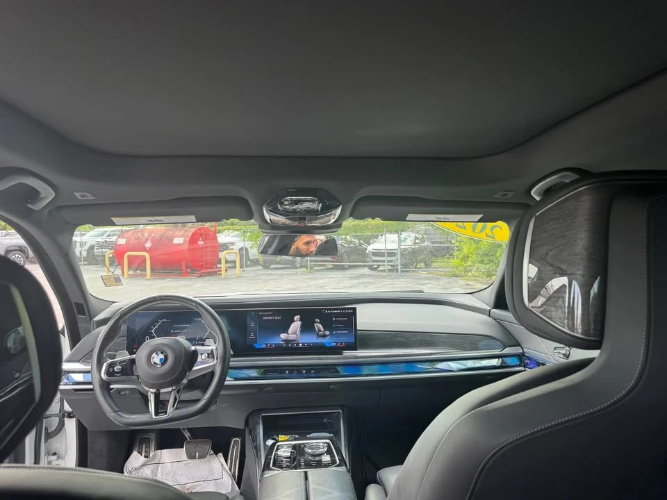 2024 BMW G70 7 Series - Image 13 of 14