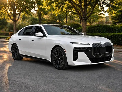 2024 BMW 760i xDrive Sedan