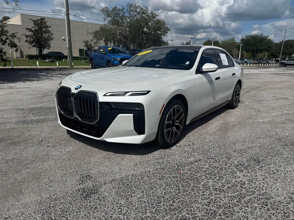 2024 BMW G70 7 Series - Image 8 of 14
