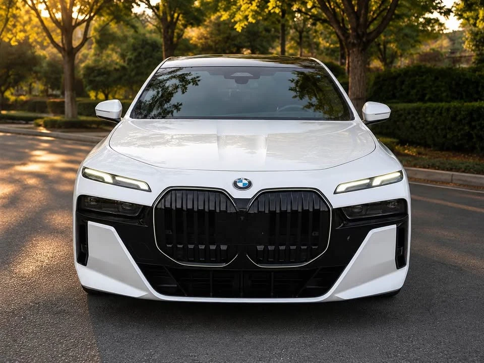 2024 BMW G70 7 Series - Image 2 of 10