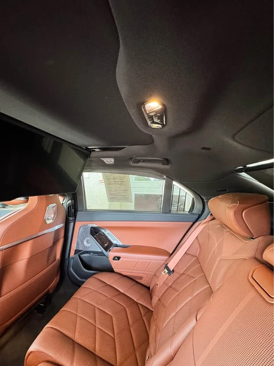 2024 BMW G70 7 Series - Image 3 of 6