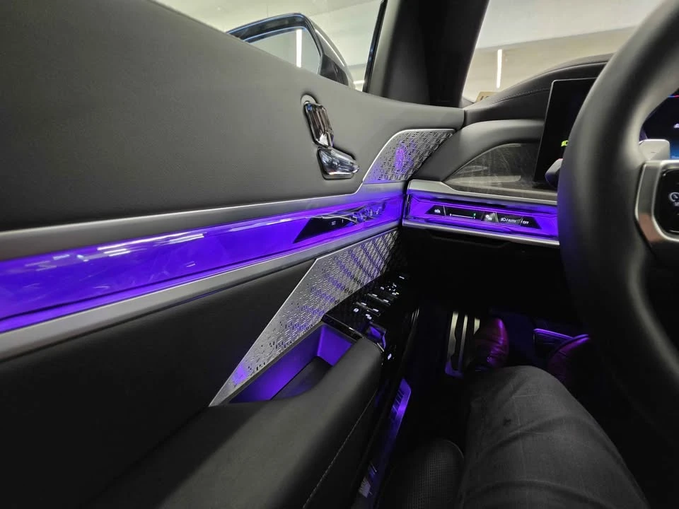 2024 BMW G70 7 Series - Image 8 of 17