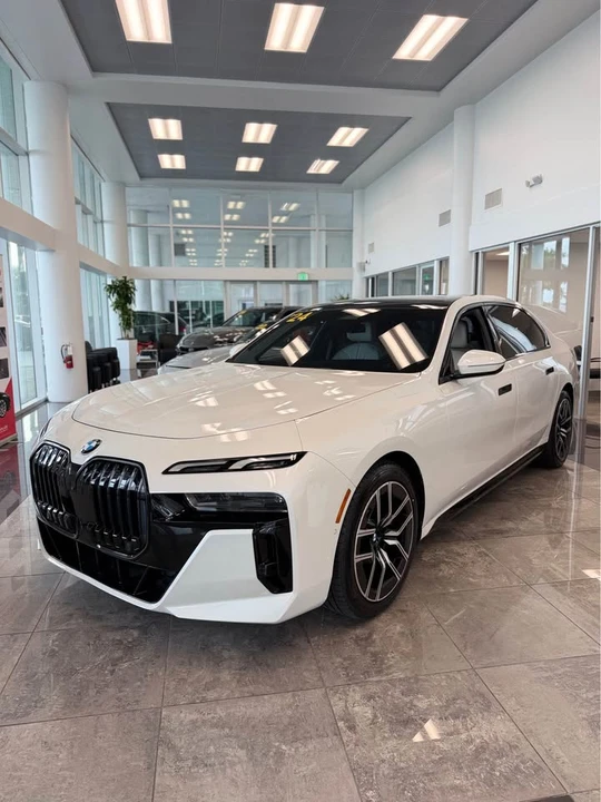 2024 BMW G70 7 Series - Image 17 of 20