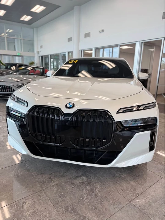 2024 BMW G70 7 Series - Image 16 of 20