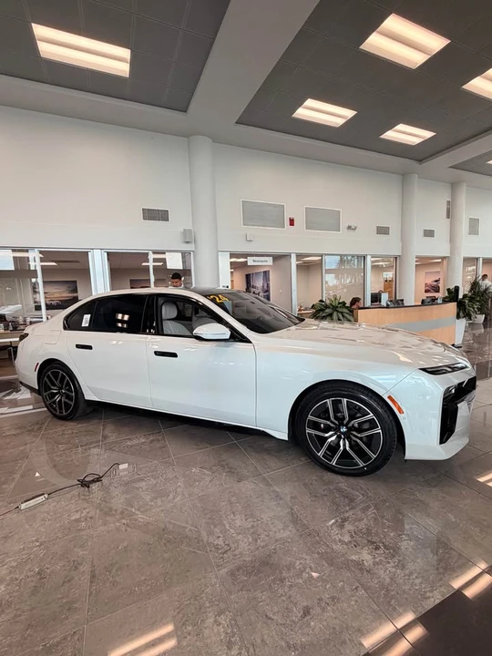 2024 BMW G70 7 Series - Image 15 of 20