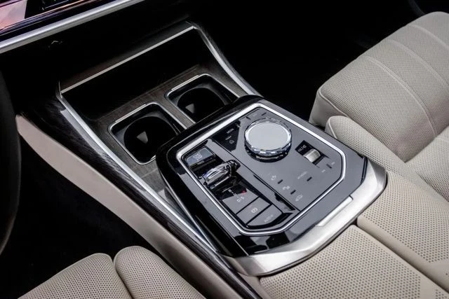 2024 BMW G70 7 Series - Image 21 of 21