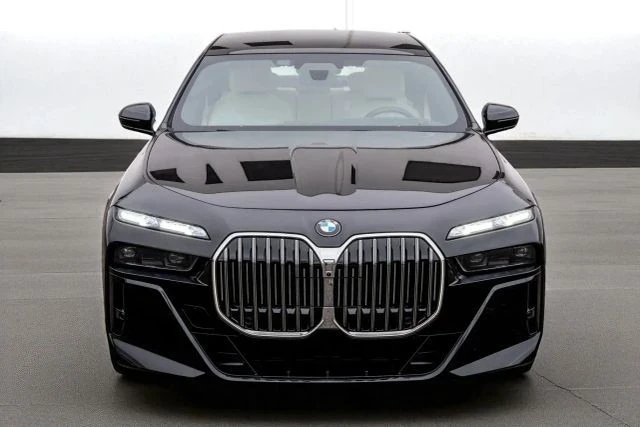 2024 BMW G70 7 Series - Image 9 of 21