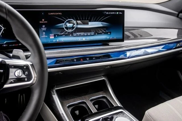 2024 BMW G70 7 Series - Image 19 of 21