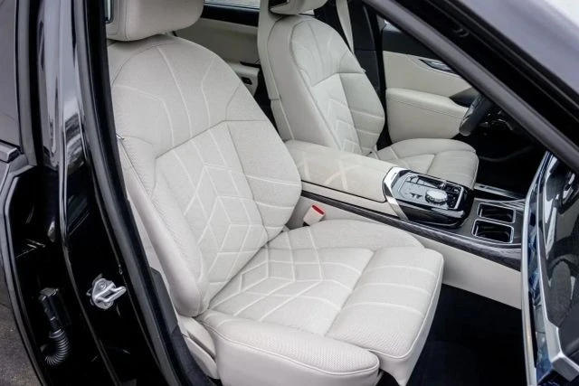 2024 BMW G70 7 Series - Image 17 of 21