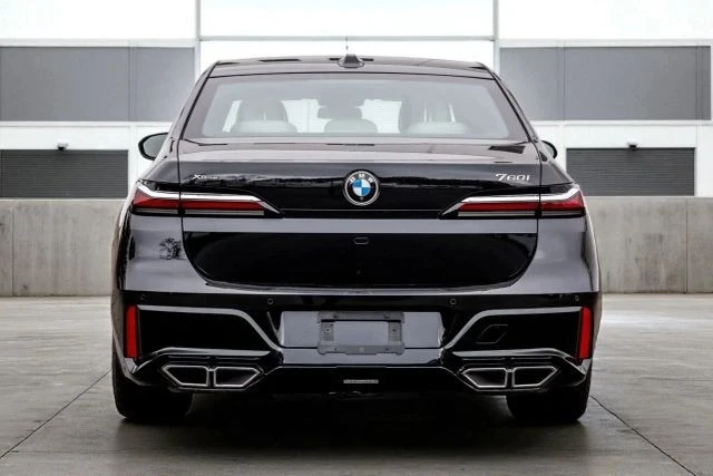 2024 BMW G70 7 Series - Image 8 of 21
