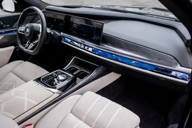 2024 BMW G70 7 Series - Image 15 of 21
