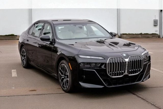 2024 BMW G70 7 Series - Image 4 of 21