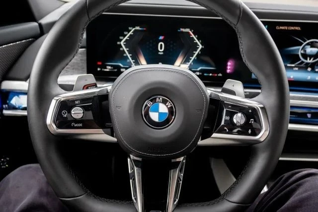 2024 BMW G70 7 Series - Image 18 of 21