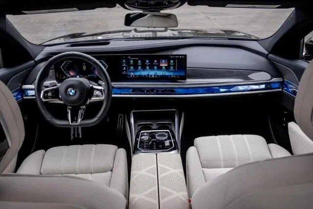 2024 BMW G70 7 Series - Image 11 of 21