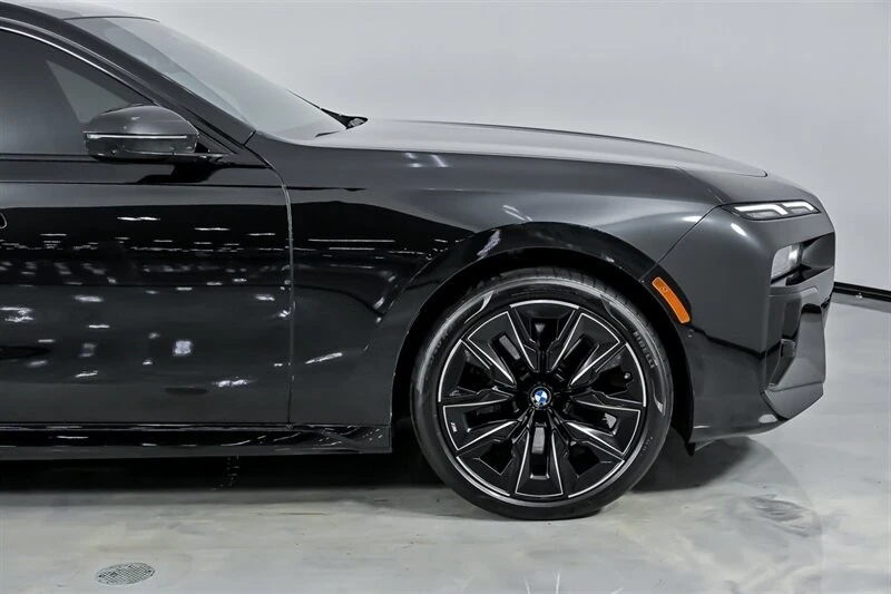 2024 BMW G70 7 Series - Image 15 of 21