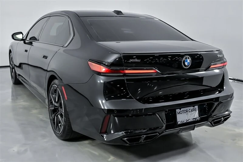 2024 BMW G70 7 Series - Image 10 of 21