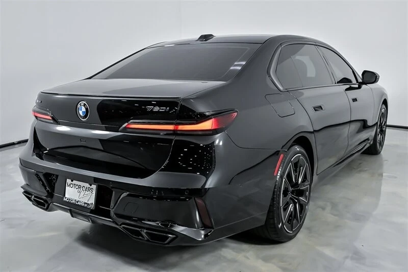 2024 BMW G70 7 Series - Image 12 of 21