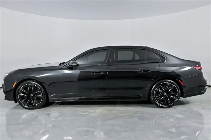 2024 BMW G70 7 Series - Image 8 of 21