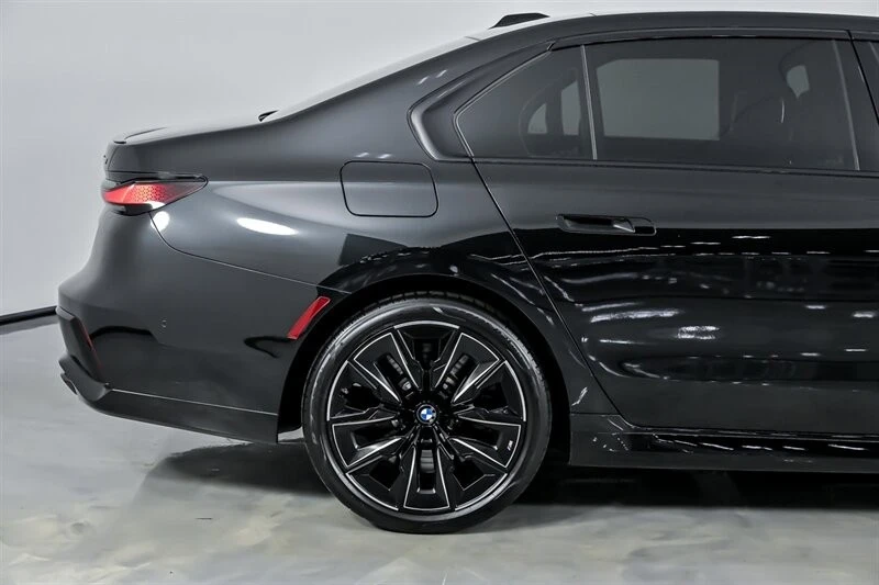 2024 BMW G70 7 Series - Image 13 of 21