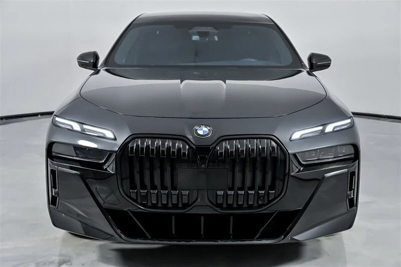 2024 BMW G70 7 Series - Image 5 of 21