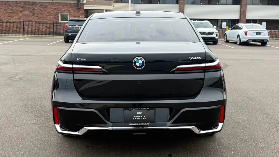 2024 BMW G70 7 Series - Image 3 of 6
