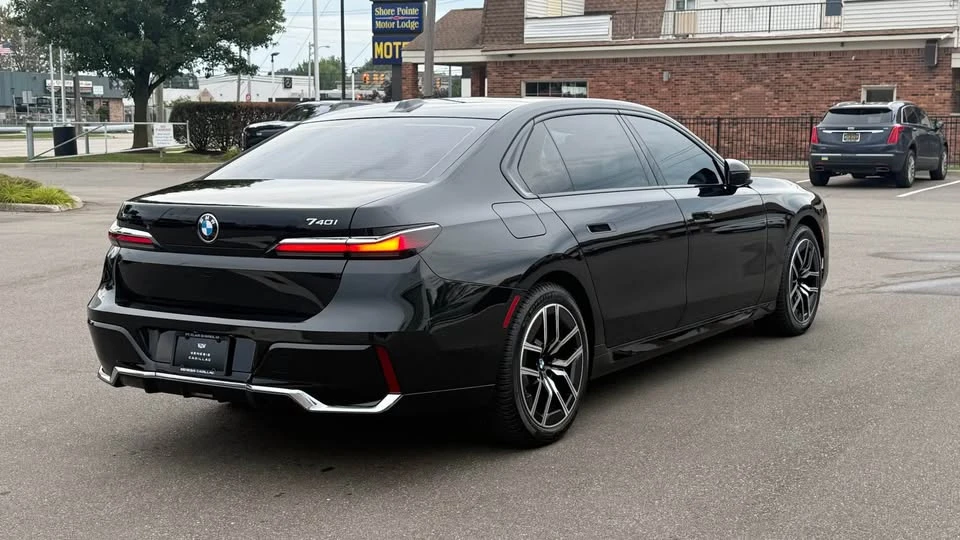 2024 BMW G70 7 Series - Image 2 of 6