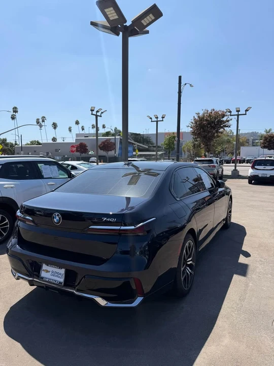 2024 BMW G70 7 Series - Image 3 of 5