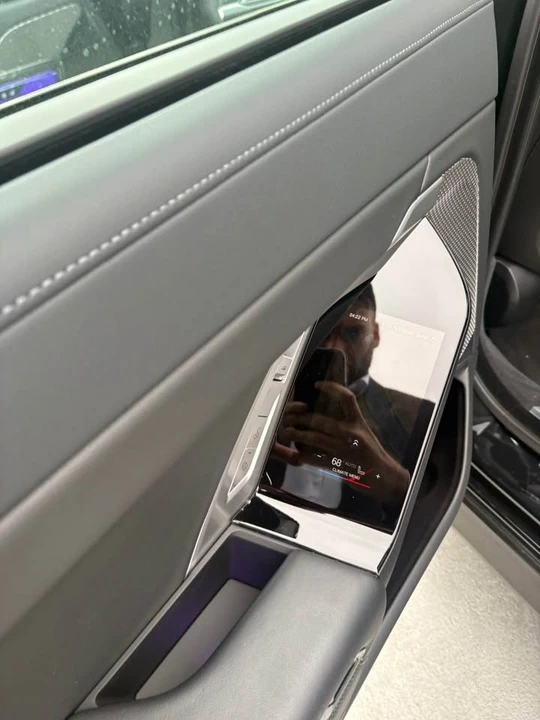 2024 BMW G70 7 Series - Image 4 of 10