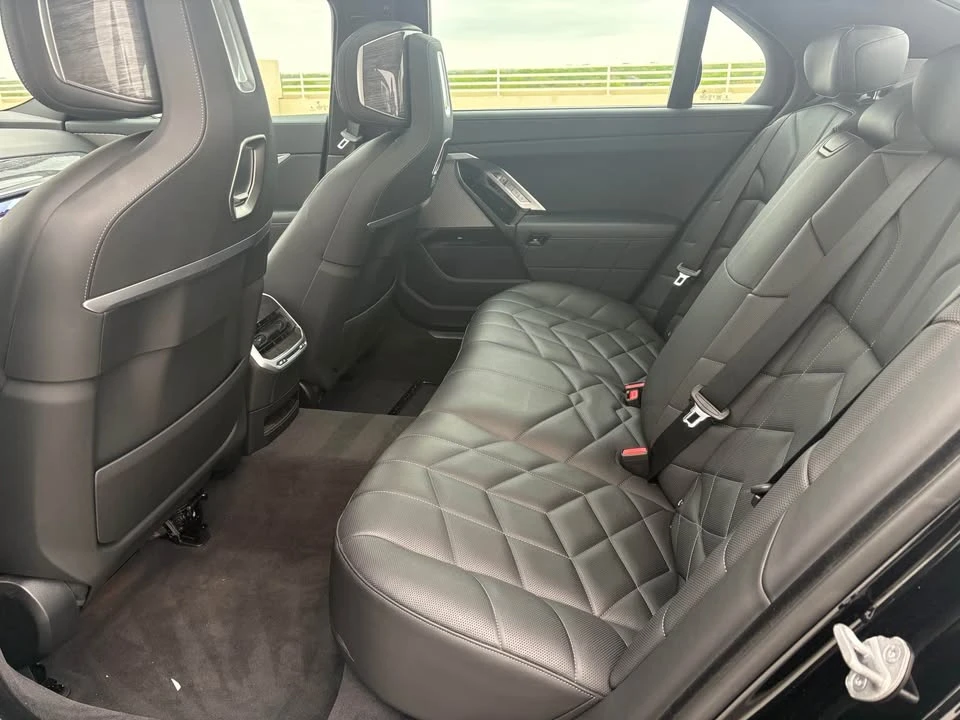 2024 BMW G70 7 Series - Image 6 of 10